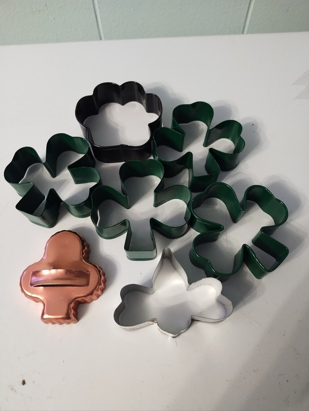 8 Total Vintage And Newer Shamrock Cookie Cutters
